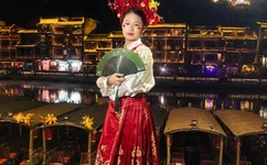 双人床上做的运动剧烈打扑克